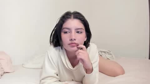 Snapshot of flordejamaica chatting on December 16, 3:00 am Tell me My Love online show from December 16, 3:00 am