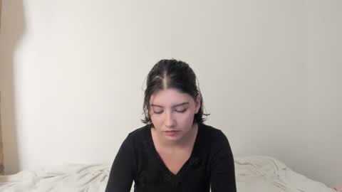 Snapshot of flordejamaica chatting on December 17, 3:23 am Tell me My Love online show from December 17, 3:23 am