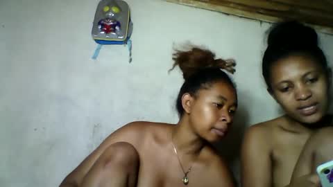 Snapshot of florencia011 chatting on October 21, 6:19 pm florencia011 online show from October 21, 6:19 pm