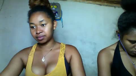 Snapshot of florencia011 chatting on October 22, 6:24 am florencia011 online show from October 22, 6:24 am