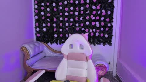 Dulce online show from February 6, 2:26 pm