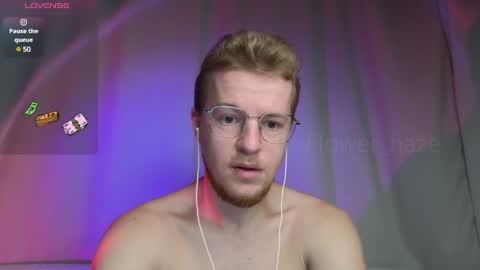 Snapshot of flower_haze chatting on December 19, 2:23 am Alexander online show from December 19, 2:23 am