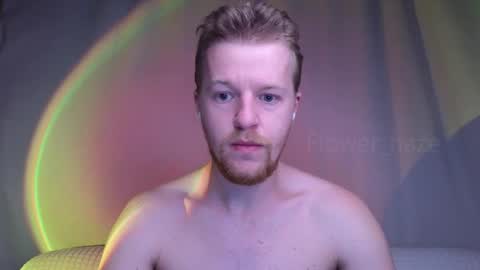 Snapshot of flower_haze chatting on March 2, 6:19 pm Alexander online show from March 2, 6:19 pm