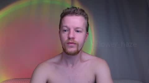 Snapshot of flower_haze chatting on March 5, 4:13 am Alexander online show from March 5, 4:13 am