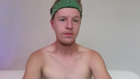 Snapshot of flower_haze chatting on September 20, 8:15 am Alexander online show from September 20, 8:15 am