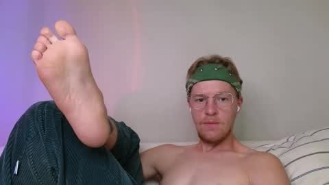 Snapshot of flower_haze chatting on September 24, 4:38 am Alexander online show from September 24, 4:38 am