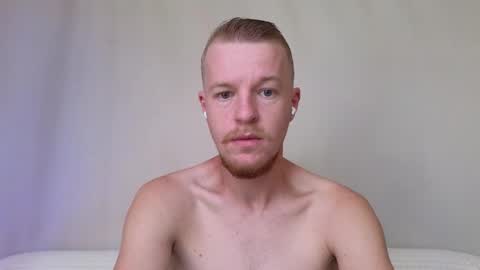 Snapshot of flower_haze chatting on October 5, 6:01 am Alexander online show from October 5, 6:01 am