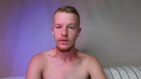 Snapshot of flower_haze chatting on October 7, 3:25 am Alexander online show from October 7, 3:25 am