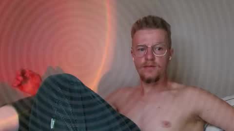 Snapshot of flower_haze chatting on October 18, 4:15 am Alexander online show from October 18, 4:15 am