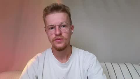 Snapshot of flower_haze chatting on October 22, 4:35 am Alexander online show from October 22, 4:35 am