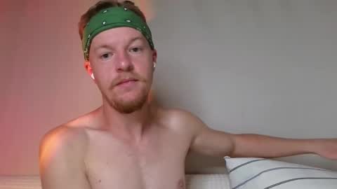 Snapshot of flower_haze chatting on October 23, 2:22 am Alexander online show from October 23, 2:22 am