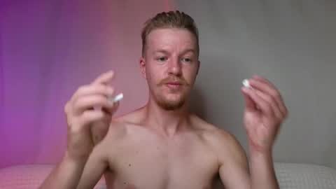 Snapshot of flower_haze chatting on October 26, 6:14 pm Alexander online show from October 26, 6:14 pm