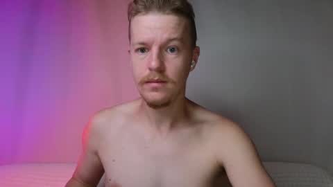 Snapshot of flower_haze chatting on November 3, 3:57 pm Alexander online show from November 3, 3:57 pm