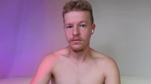 Snapshot of flower_haze chatting on November 4, 4:44 am Alexander online show from November 4, 4:44 am