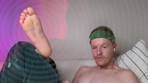 Snapshot of flower_haze chatting on November 4, 5:01 pm Alexander online show from November 4, 5:01 pm