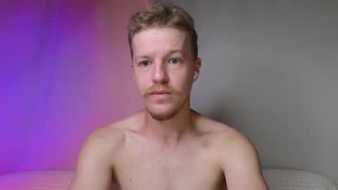 Snapshot of flower_haze chatting on November 10, 2:54 am Alexander online show from November 10, 2:54 am