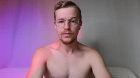 Snapshot of flower_haze chatting on November 26, 4:57 am Alexander online show from November 26, 4:57 am