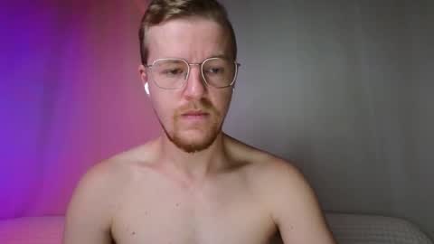 Snapshot of flower_haze chatting on November 29, 2:47 am Alexander online show from November 29, 2:47 am