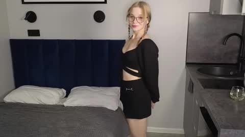 Dolly online show from October 17, 11:24 am