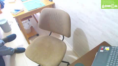 Snapshot of flowerbox chatting on February 16, 3:47 am flowerbox online show from February 16, 3:47 am