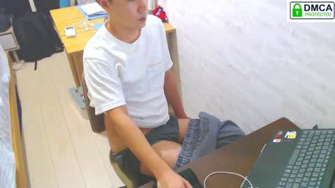 Snapshot of flowerbox chatting on October 27, 12:42 pm flowerbox online show from October 27, 12:42 pm