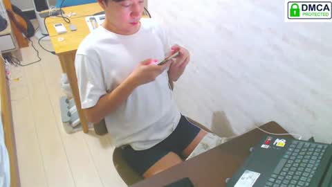 Snapshot of flowerbox chatting on June 29, 12:27 pm flowerbox online show from June 29, 12:27 pm