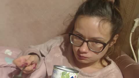 say meow and send tip  online show from December 18, 5:30 pm