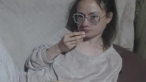 say meow and send tip  online show from April 22, 6:53 pm