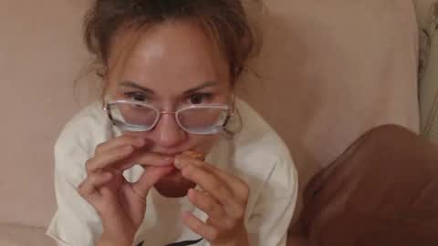 Snapshot of flowercandydoll chatting on July 20, 4:20 pm say meow and send tip online show from July 20, 4:20 pm