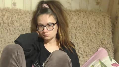 Snapshot of flowercandydoll13 chatting on December 8, 5:11 pm say meow and send tip  online show from December 8, 5:11 pm