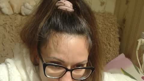 Snapshot of flowercandydoll13 chatting on December 20, 4:04 pm say meow and send tip  online show from December 20, 4:04 pm