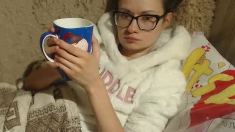 Snapshot of flowercandydoll13 chatting on January 26, 4:41 pm say meow and send tip  online show from January 26, 4:41 pm