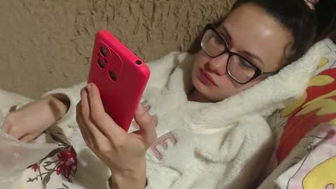 Snapshot of flowercandydoll13 chatting on February 17, 10:14 pm say meow and send tip  online show from February 17, 10:14 pm