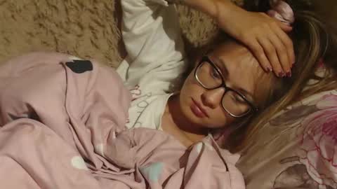 Snapshot of flowercandydoll13 chatting on September 14, 4:06 pm say meow and send tip  online show from September 14, 4:06 pm