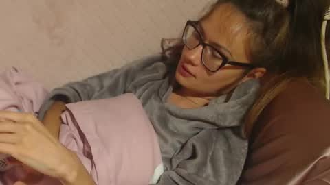 Snapshot of flowercandydoll13 chatting on September 29, 12:43 pm say meow and send tip  online show from September 29, 12:43 pm