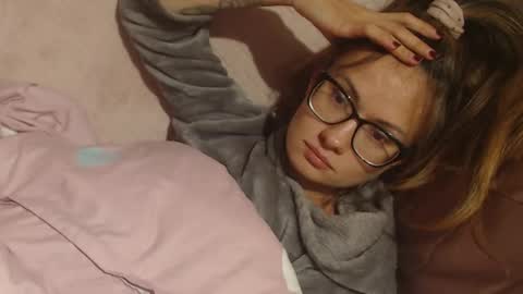 Snapshot of flowercandydoll13 chatting on October 1, 11:16 am say meow and send tip  online show from October 1, 11:16 am