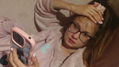 say meow and send tip  online show from November 1, 6:32 pm