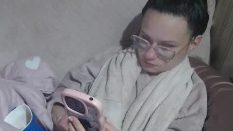 say meow and send tip  online show from April 13, 7:08 pm