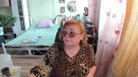 Flowerlower online show from April 18, 2:21 pm