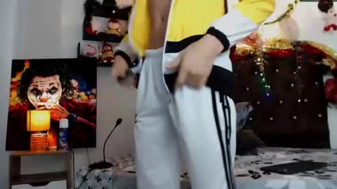 flowers109 online show from December 26, 9:47 pm