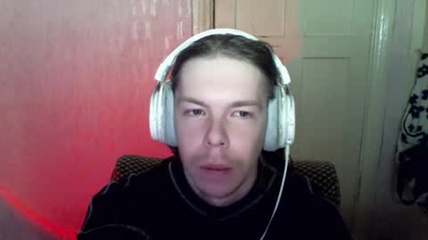 Snapshot of fluffy_boney chatting on December 3, 6:38 pm Alexey online show from December 3, 6:38 pm