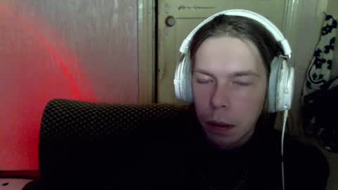 Snapshot of fluffy_boney chatting on December 9, 7:29 pm Alexey online show from December 9, 7:29 pm