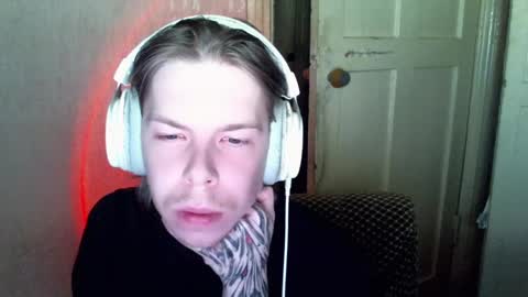 Snapshot of fluffy_boney chatting on December 28, 7:54 pm Alexey online show from December 28, 7:54 pm