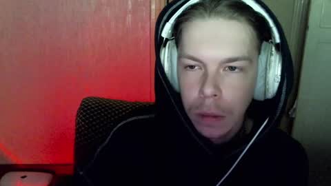 Snapshot of fluffy_boney chatting on December 29, 11:18 pm Alexey online show from December 29, 11:18 pm