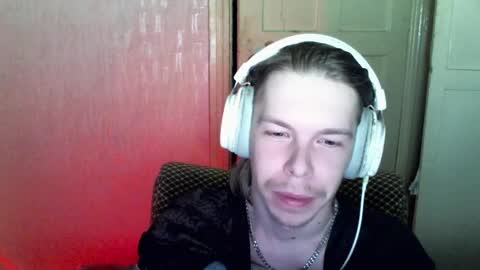 Snapshot of fluffy_boney chatting on January 1, 1:26 am Alexey online show from January 1, 1:26 am