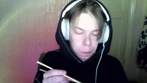 Snapshot of fluffy_boney chatting on January 7, 3:35 am Alexey online show from January 7, 3:35 am