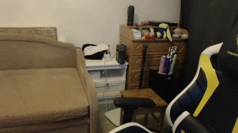 Snapshot of fluffy_boney chatting on January 28, 12:15 am Alexey online show from January 28, 12:15 am