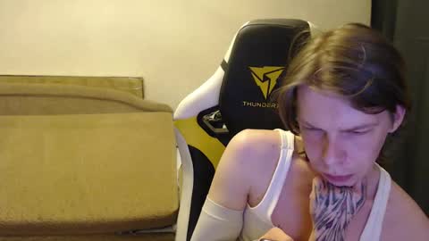 Snapshot of fluffy_boney chatting on February 18, 11:08 pm Alexey online show from February 18, 11:08 pm