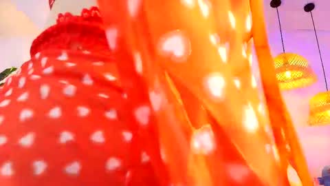  FLUFFY BUBBLE  online show from April 22, 4:37 am