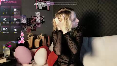 fluffy_cloude online show from April 23, 5:41 am